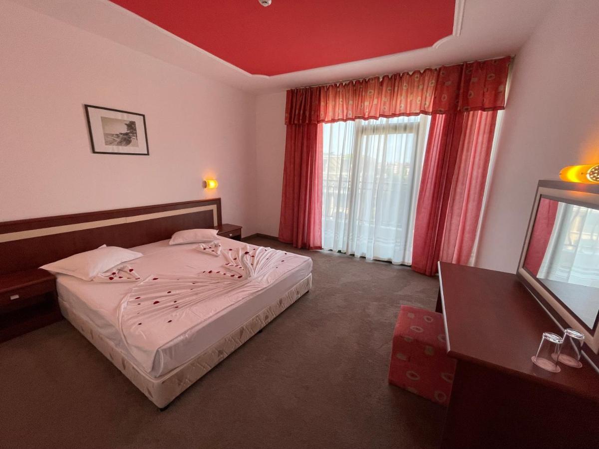Mena Palace Hotel Sluneční pobřeží Exteriér fotografie