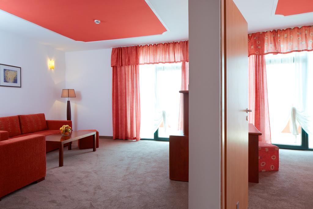 Mena Palace Hotel Sluneční pobřeží Exteriér fotografie